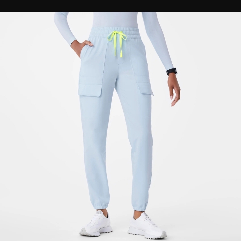 Open Skies Sierra - Petite Jogger Scrub Pant